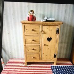 カントリー家具 シェルフ付きキャビネット(みかん様専用） - メルカリ