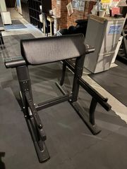 アームカール　バイセプス　プリチャーカール