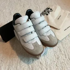 2025年最新】ISABEL MARANT スニーカーの人気アイテム - メルカリ
