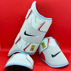 かもねぎ　NIKE エルボーガード フットガード　青 フリーサイズ Amazon | NIKE BPG 40 BATTER'S ELBOW GUARD 2.0 (NBUK3413