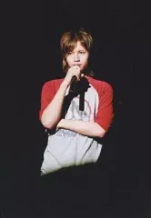 【中古】生写真(ジャニーズ) 関ジャニ∞/大倉忠義 /ライブフォト・膝上・白シャツ・袖赤・右手マイク・目線正面・枠無し/クリスマスパーティー限定公式生写真