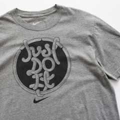 NIKE ナイキ JUST DO IT スウッシュ ロゴ Tシャツ プリント Lサイズ グレー 灰色 古着  【UR-0531】