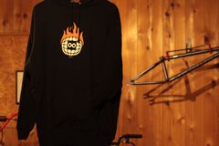 BURN SLOW - Globe 23 Hoodie　XLサイズ　bmx