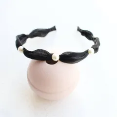 ☆ ブラック ☆ フリー ☆ カレンカチューシャ(3color) Rora カチューシャ パール リボン 48522102 髪飾り ヘッドドレス 子供 女の子 フォーマル 可愛い おしゃれ 発表会 入園式 卒園式 入学式 子ども用アクセサリー ヘアアレンジ