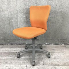 [中古]オカムラ（okamura）製 カロッツァチェア！[ECB]