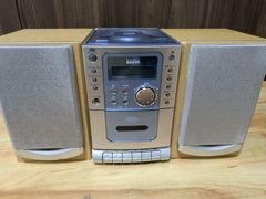 サンヨー　DC-DA81 CD/カセットテープ/ラジオミニコンポ