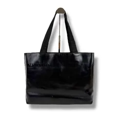 PRADAバック トートバックロゴ型押し PRADA プラダ レザー ロゴ 型抜き トート バッグ ブラック系