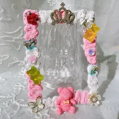 【ハンドメイド】バレンタイン　ホワイトデー　ホイップデコ　硬質ケース　レジン　トレカケース　トレカ　あまーいいちごチョコレート　薄ピンク　推し活・オタ活　マグネットジェルネイルトレカケースも販売中