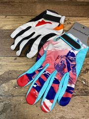 Item thumbnail for item e8dea728-8dd4-403d-ba02-377337d8a770