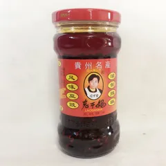 老干媽風味豆鼓 ローカンマ 風味トウチラー油 辣油 炒め物や和え物に 辛味 中国の食べるラー油 餃子 ラー油 中国産 280gのサムネイル