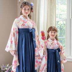 【HAKAST27-A4】着付け簡単袴セット 刺繍入り 京都絵師描き下ろし本格柄　～いにしえ華車藤×紺袴[A4]～　キャサリンコテージ　TAK　小学生　袴　卒業式　セット