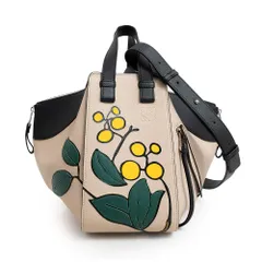 ロエベ ハンモック スモール ハーバリウム フラワー 花柄 斜め掛け 2WAY ショルダー ハンドバッグ ソフトグレインカーフ レザー ライトオート ベージュ ブラック 黒 シルバー金具 A538S35X34 LOEWE（未使用　展示品）