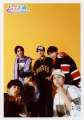 【中古】生写真(男性) 超特急/集合(6人)/膝上・衣装青・黒・白・緑・赤・帽子・タカシ左手人差し指立て・背景黄色/「BULLET TRAIN Arena Tour 2018 GOLDEN EPOCH」埼玉公演限定 生写真第62弾