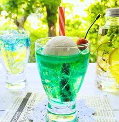 喫茶店のキラキラクリームソーダ  フェイクスイーツ ペーパーウエイト  スイーツデコ