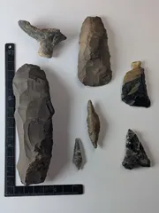 石器セット 【出土品】大型石斧、石匙、石槍、石鏃計５点＆ラピスラズリK.H 石器セット 【出土品】大型石斧、石匙、石槍、石鏃計5点