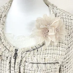 コサージュ シンプル 3つ花 おしゃれ 結婚式 卒園式 卒業式 入学式 入園式 宴会　セレモニーやパーティー パール　ヘアクリップ　人気　レディース 2WAY仕様 上品 花ラメ加工