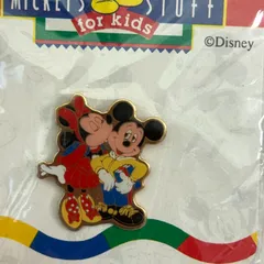 未使用★MICKEY'S STUFF ミッキー＆ミニー ほっぺにチュー ピンバッジ ディズニー