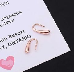 【在庫限り】　しずく　ピンク　ピアス　ドロップ