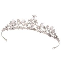 【話題商品】YFFSFDC 髪飾り 王冠 ティアラ クラウン キラキラ 花柄 ヘアアクセサリー パール 入学式 卒業式 結婚式 髪飾り 披露宴 和装 写真撮影 プレゼント 女の子