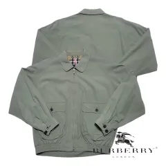BURBERRY スイングトップ　短丈　スウィングトップ BURBERRY スイングトップ 短丈 スウィングトップ