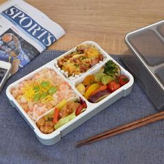 dsk.pig　薄型弁当箱　フードマン　600ml　クリアダークブルー177428/クリアベリーピンク177435/クリアライトグレー177442　シービージャパン（CB JAPAN）（600g お茶碗３杯分 汁漏れしにくい 電子レンジOK 一体型中仕切り 洗
