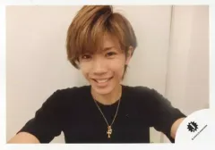 【中古】生写真(ジャニーズ) ジャニーズJr./神宮寺勇太/横型・バストアップ・衣装黒・両手前・ネックレス・体正面/公式生写真