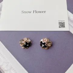 #4 スワロフスキー ビジュー キラキラ 可愛い ブラック系 イヤリング