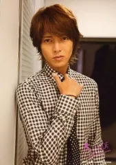 【中古】生写真(ジャニーズ) 山下智久/上半身・衣装黒白・チェック柄・右手首元/「TOMOHISA YAMASHITA LIVE TOUR 2013 A NUDE」オリジナルフォトセットCのサムネイル