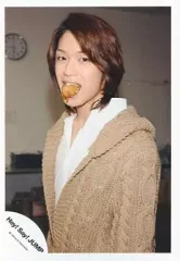 【中古】生写真(ジャニーズ) Hey! Say! JUMP/高木雄也/上半身・ニットベージュ・シャツ白・背景室内・体左向き・口開け