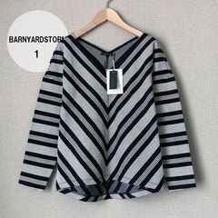 A0444【新品未使用♪】 BARNYARDSTORM　バンヤードストーム　ヘリボーン柄　Vネックブラウス　ブラック＆ホワイト