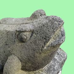 バリ島の石像「カエル像」。展示品 につき１点限り。＊店頭までご来店の上、現状でのお渡しが条件となります。