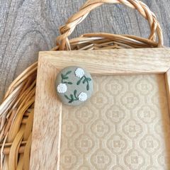 刺繍【ヘアゴム】【ポニーフック】【ブローチ】選べるパーツ　no.103