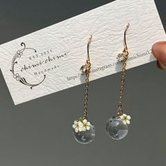 揺れる小手毬ボールピアス/３Dピアス/シンプルロング