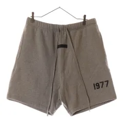 FEAR OF GOD ESSENTIALS (フィアオブゴッド エッセンシャルズ) SHORT PANTS 1977 フェルトロゴ スウェットハーフパンツ ショーツ グレー