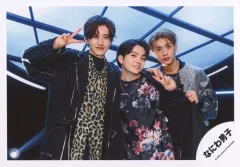 【中古】生写真(ジャニーズ) なにわ男子/西畑大吾・道枝駿佑・高橋恭平/横型・上半身/アルバム「POPMALL」MV＆ジャケ写オフショット/公式生写真