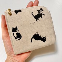 ハンドメイド 】キッズサイズ ドレスエプロン ＊ピアノの上の猫