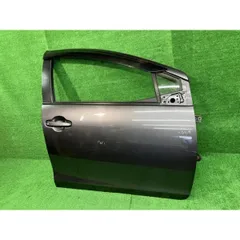 アクア NHP10 右フロントドア S アサヒ M2H3U 67001-52590 1G3 - メルカリ 