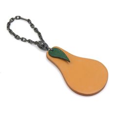 HERMES 洋梨モチーフ チャーム キーホルダー - メルカリ