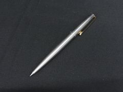 Item thumbnail for item 42490ae9-6b7a-4948-b811-c73b623e2c7f