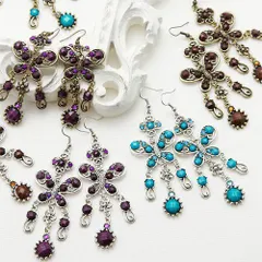 フックピアス レディース フラワーとバタフライモチーフが女性らしい ダイヤカットと透明感のあるラインストーン 2ベースの6種類 カラーはブラウン ターコイズブルー パープル ベースはシルバーとゴールド 花 蝶々 アジアン エスニック メール便 送料無料 秋冬