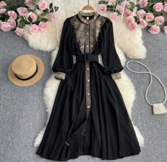 在庫入れ替えセール！ラスト1点⭐︎ブラック　シフォンワンピース　ミモレ膝丈　大人レディース　Ｌ　インポート　上品ワンピース　ゴールド刺繍