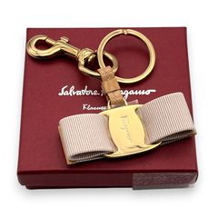 Salvatore Ferragamo サルバトーレ フェラガモ ヴァラ キーホルダー ピンク