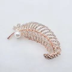 ブローチ パール コサージュ フェザーA 羽 ゴールド 卒業式 入園式 結婚式