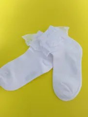 新品未使用　女の子キッズ　レース付き靴下　13～19ｃｍ