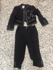 極美品 モスキーノ スーツ セットアップ 毛100% レースの巻きバラ