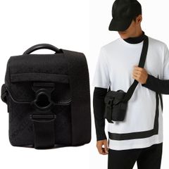 2 MONCLER モンクレール 6B00002 M2424 SPREAD ブラック ショルダーバッグ ベルトバッグ