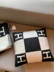 2024年最新】hermes クッションの人気アイテム - メルカリ