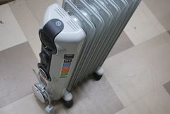デロンギ(DeLonghi) オイルヒーター [8~10畳用] ゼロ風暖房 ホワイト HJ0812