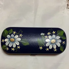 トールペイントで描いたマーガレットの眼鏡ケース