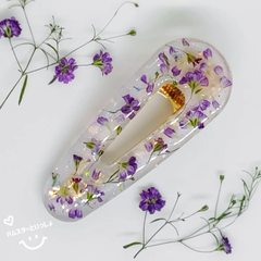 【１点限り】【おまけ付き】レジンヘアクリップ ドライフラワー かすみ草 ハンドメイド ハムスターといっしょ